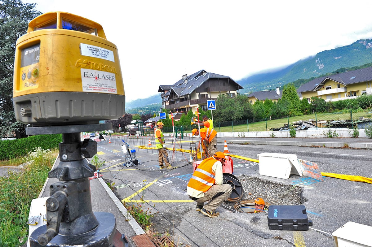 hollows road paving