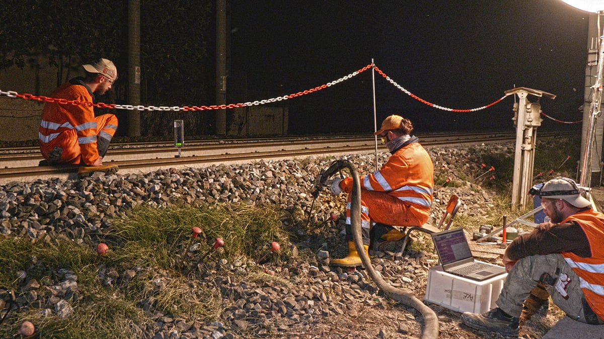 injection expanding resins for railway ballast consolidation