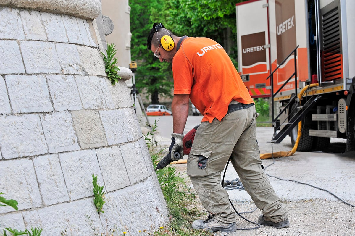 we regenerate masonry with injection expanding resins