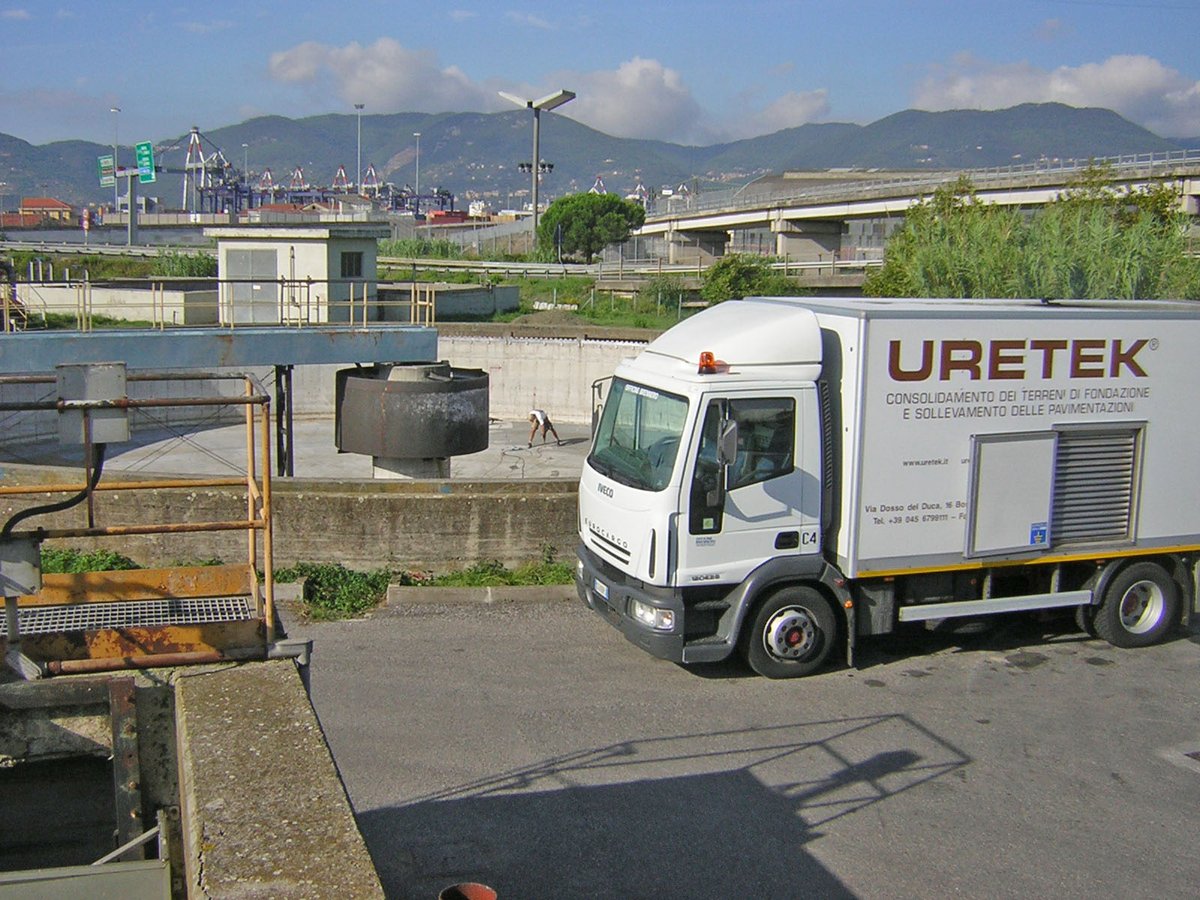 intervention uretek injection expanding resins consolidation soil foundation purifier