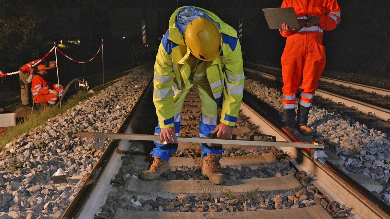 triaxial inclinometer control in real time railway ballast displacements