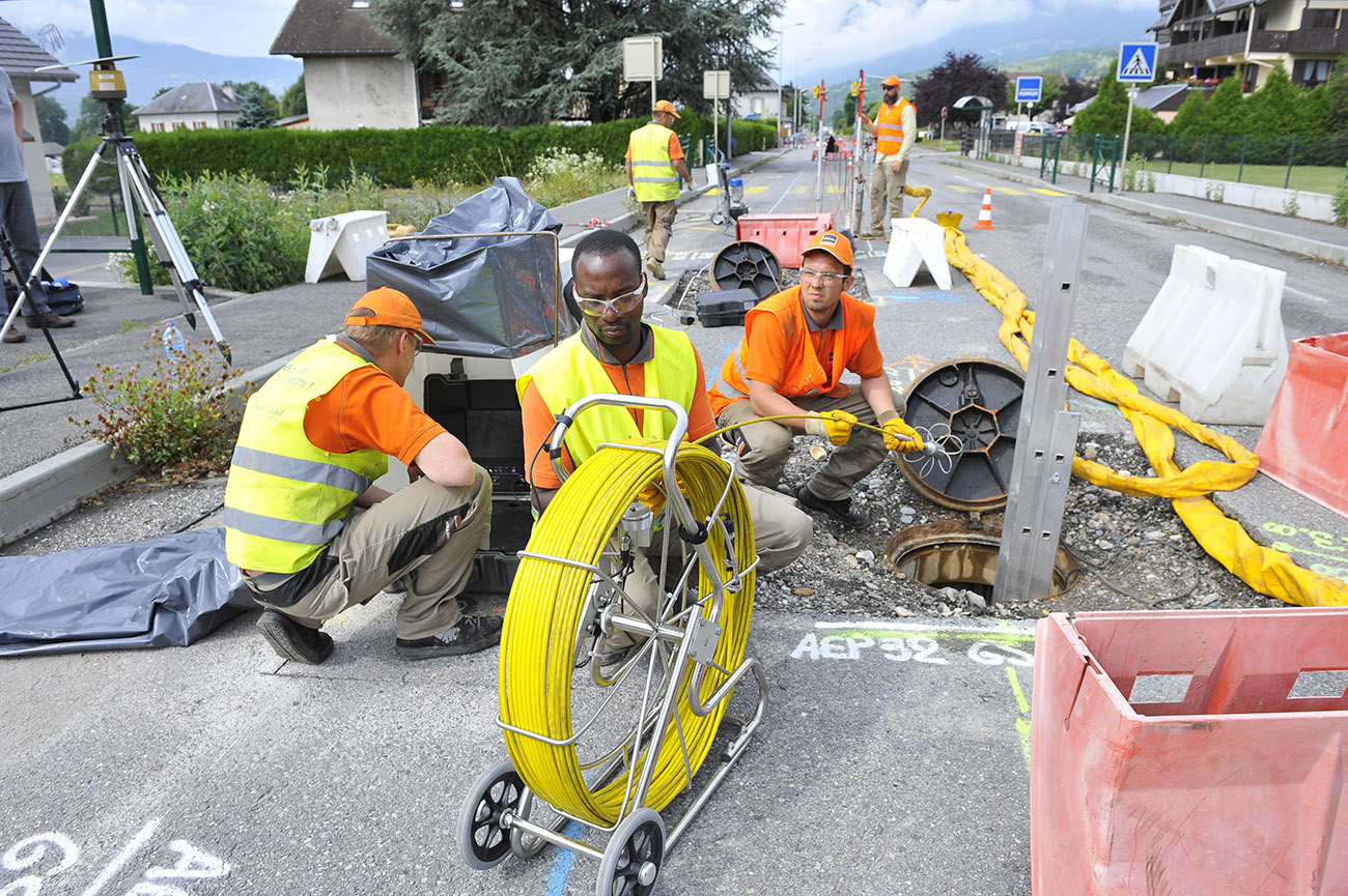 filling underground cavities subsidence road surface