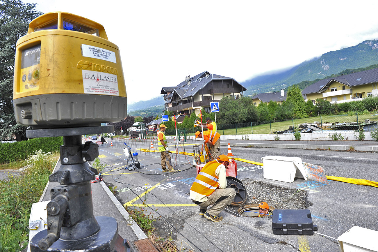 hollows road paving