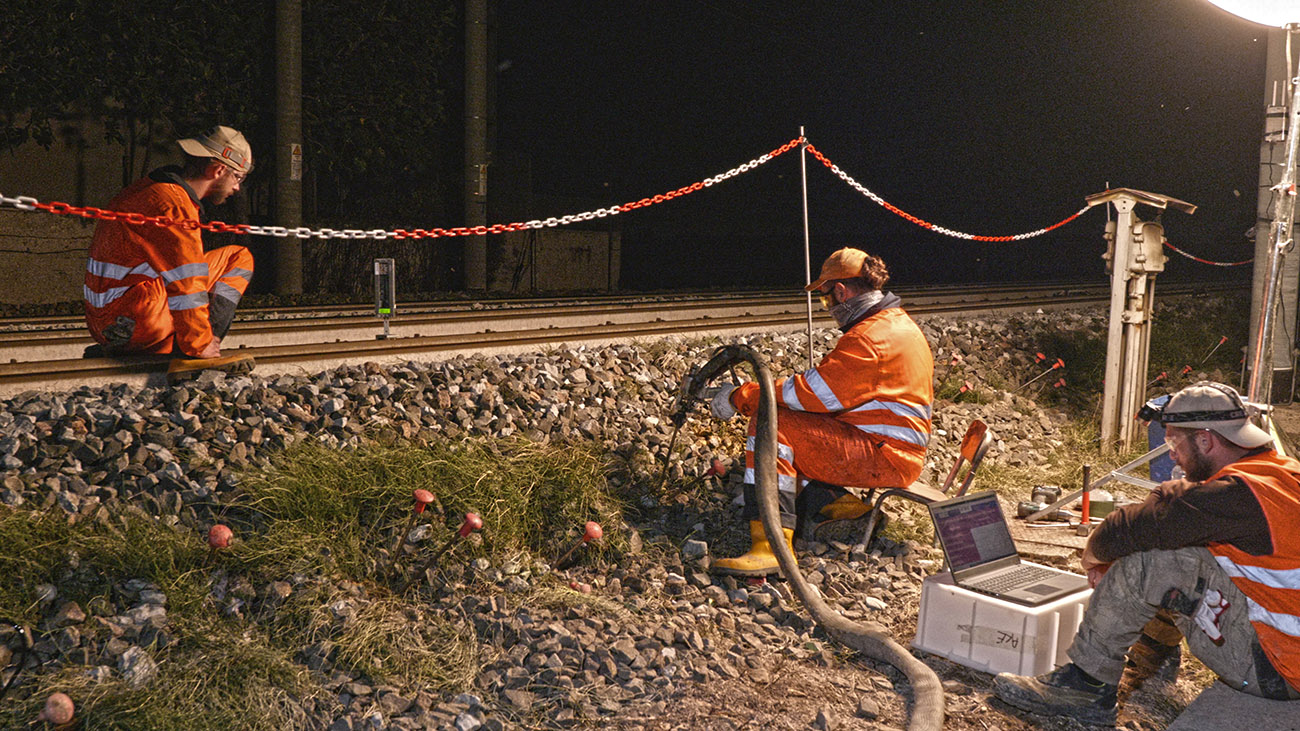 injection expanding resins for railway ballast consolidation