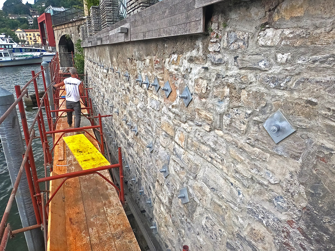 tie rods anchoring expanding resins consolidation wall retaining ground