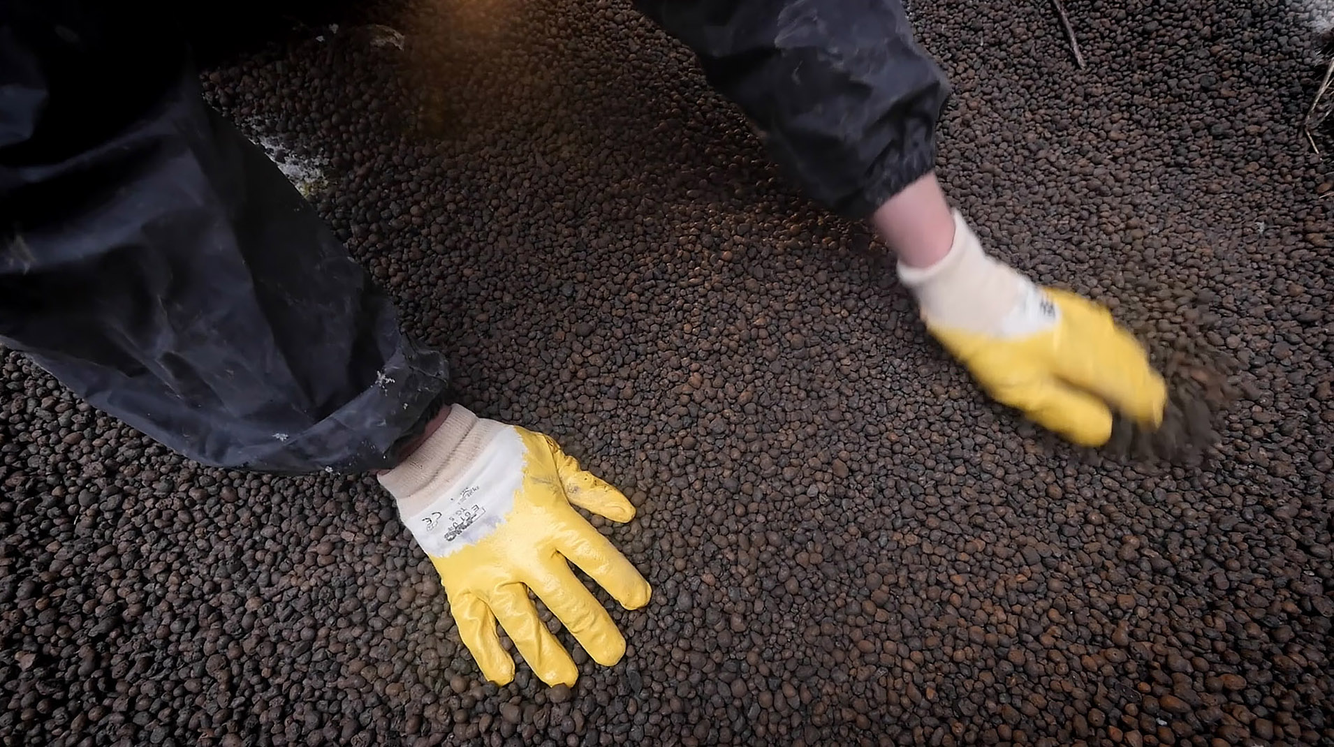 expanded clay for cavity filling