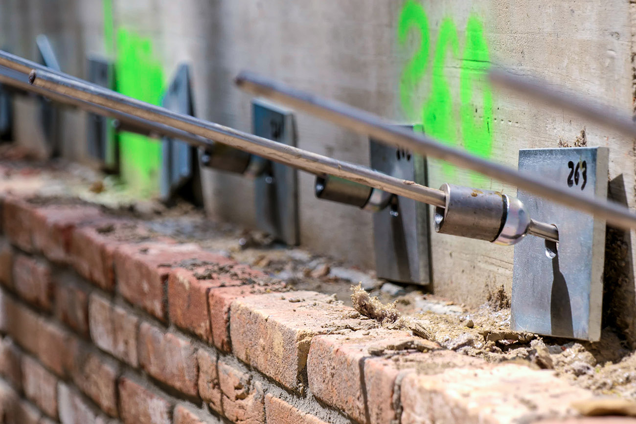 microanchors anchoring tie rods subsidence retaining walls solution tie rods uretek