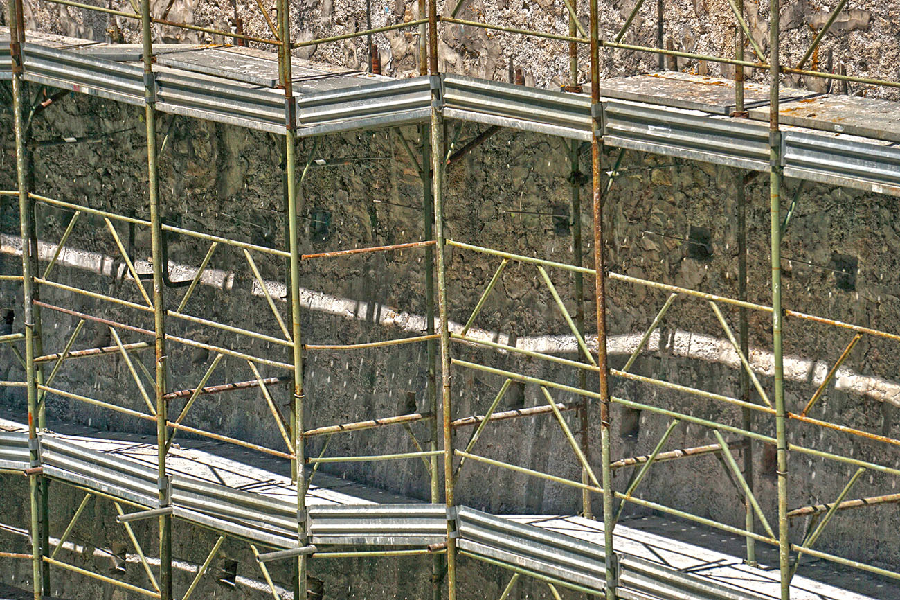 subsidence wall embankment